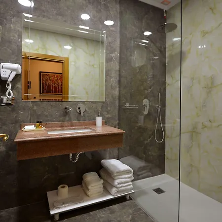 Hotel Austria Tirana